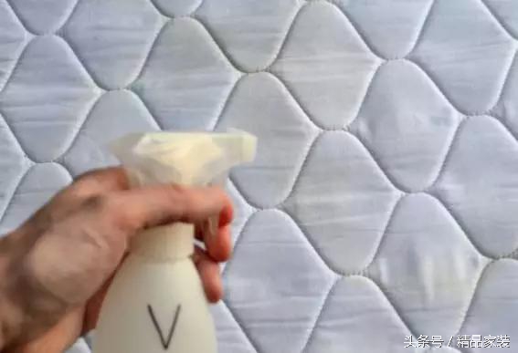 宝宝床单的尿渍怎么洗干净,宝宝尿渍黄色怎样能洗掉