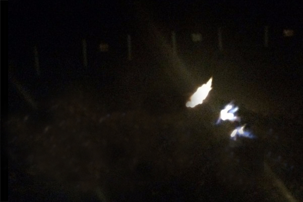 农村夜晚的鬼火怎么形成的,农村野地鬼火是怎么回事