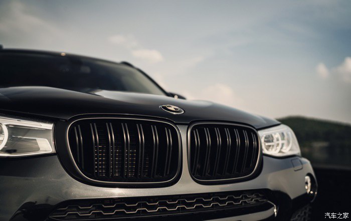 宝马x3曜夜版黑武士落地价,宝马x3黑武士静态体验