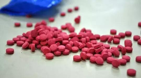 闀挎湡鍚搁澶ч夯姣掑搧鍗卞,闀挎湡鍚搁娌夐