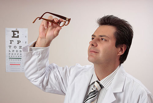 青少年近视眼镜一千多块钱贵不贵,眼镜价格高低有区别吗