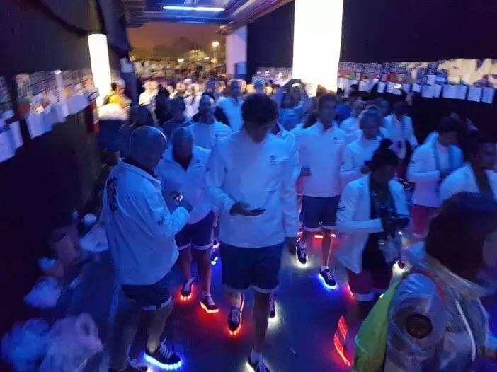 「美国鞋友之声」小莱利抢镜！Yeezy婴童版再掀血雨腥风