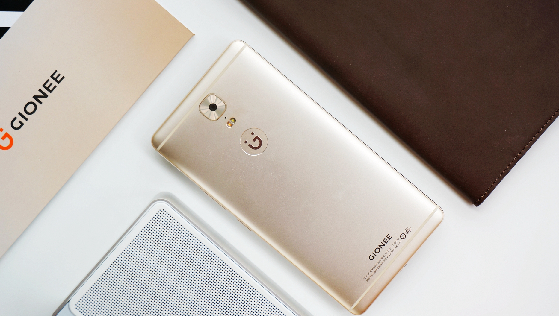 金立m6和plus哪个好,金立m6splus测评