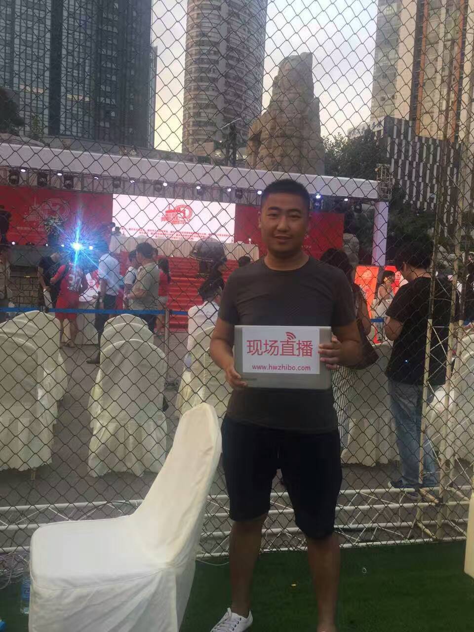 重庆业余足球超级联赛直播,足球比赛直播摄像机