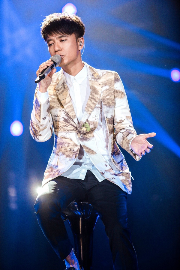 李克勤加盟英皇娱乐：就像足球转会一样，希望挑战新事物