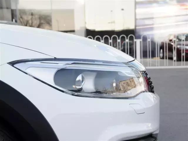 这时尚自主品牌紧凑SUV定位于都市SUV，做工和性能远超合资