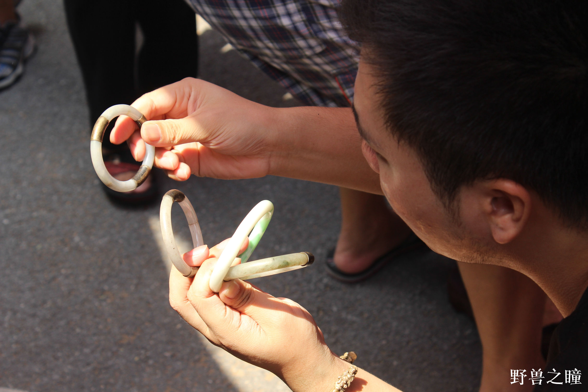 南宁商业街地摊,南宁地摊最大的街道