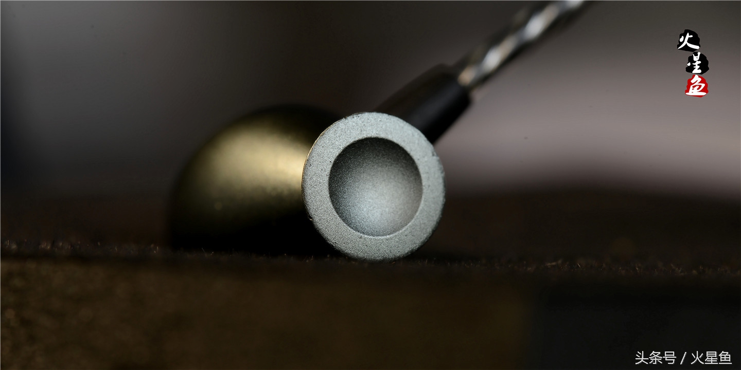 BKYTMRY6——试听一条名为“美人鱼”的耳机