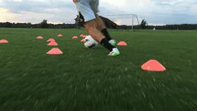 带球过半场很难么,带球过杆