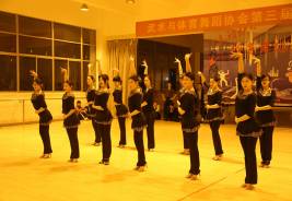 别young,别young跨界潮流艺术展