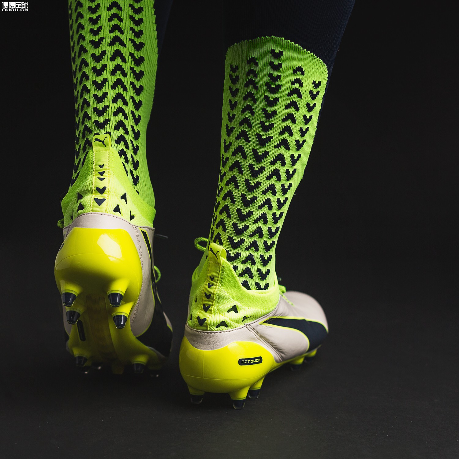 听说没有底的袜子和evoTOUCH更配哦