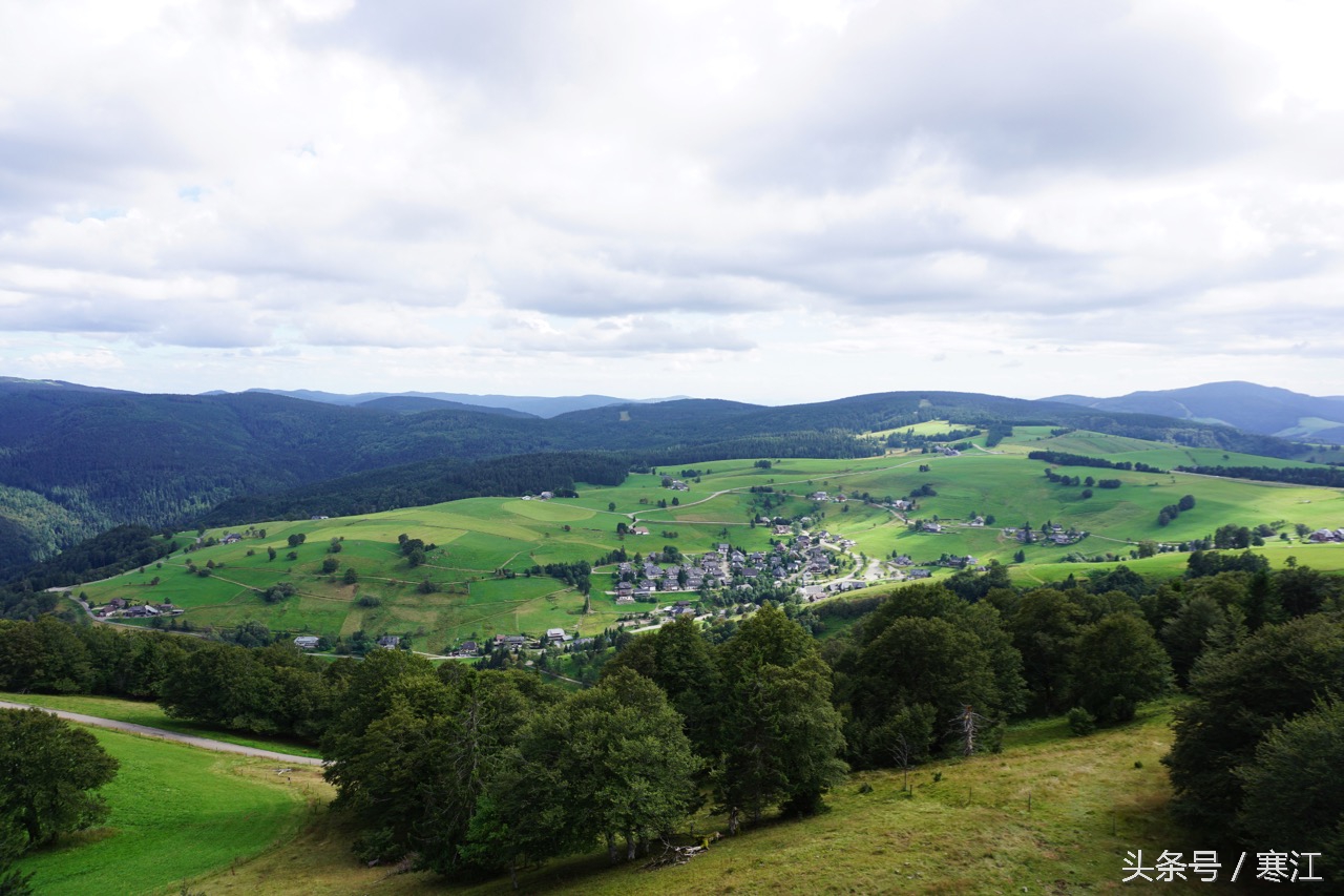 踩到黑森林的泉水，就能娶到弗莱堡的漂亮妞儿！