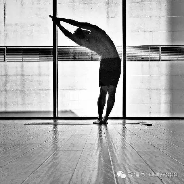 山式是瑜伽最基础体式,基础好看的瑜伽体式