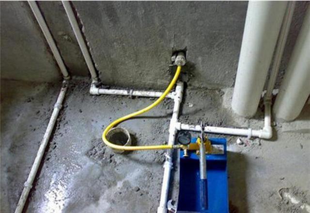 刚装一年的水管就漏水，都怪当初水电验收少了这一步！
