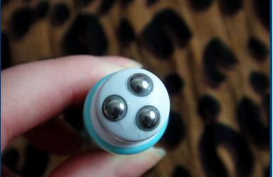 其实美不美不重要只要心灵美就行,人美不美不在于外表内心美才是美