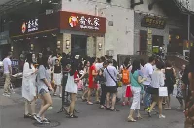 成都坑人小吃店,成都小吃店现状