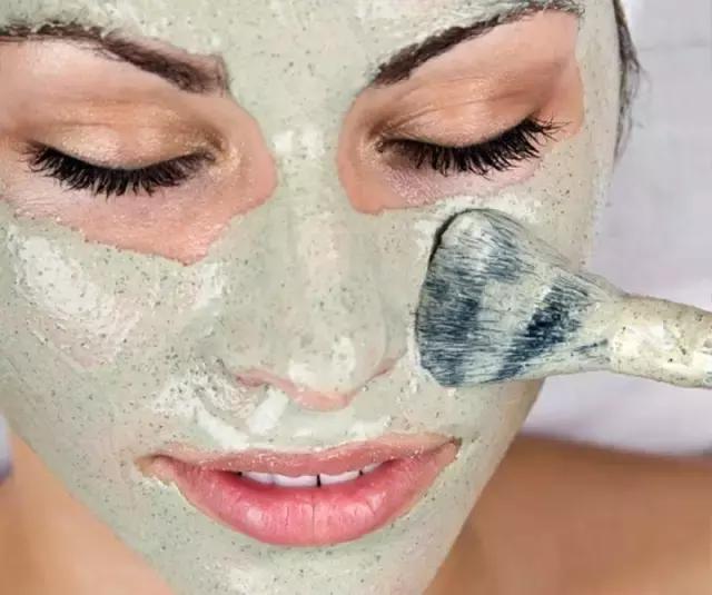 用面膜变漂亮,保鲜膜式面膜小脸