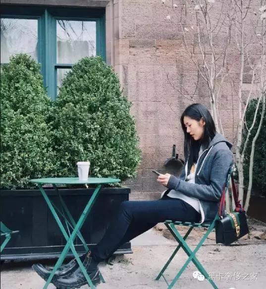 职场不输阵女生上班要背什么包?