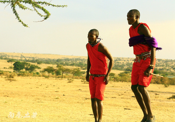 爱玩漂浮的马赛人