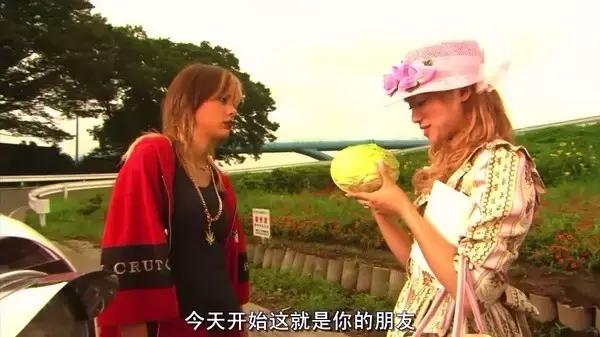 lolita文化，这些美丽的小裙子治愈了少女们成长的痛苦