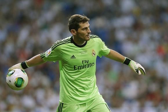 卡西与布冯谁才是攻击型门将,布冯卡西跨世纪的传奇门将