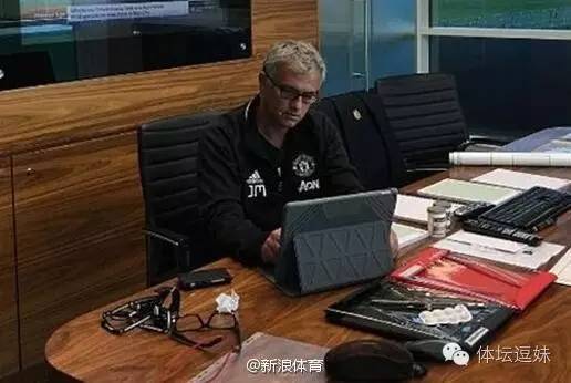 穆帅教练教球,铁锹训练