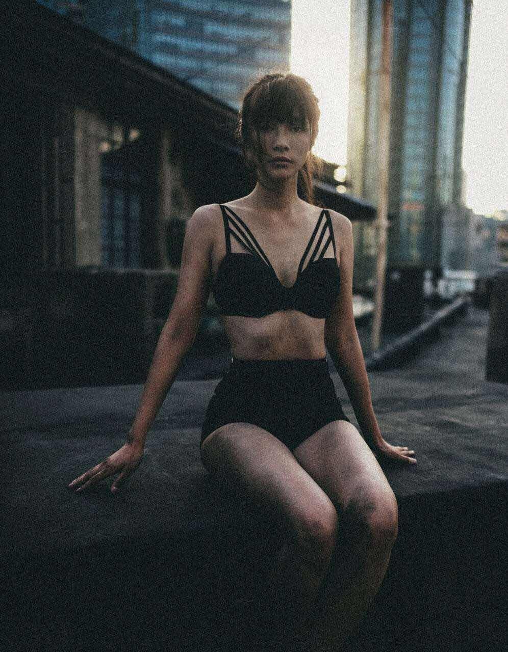 神思远丨少女有一些神性，不近人世肢体完美