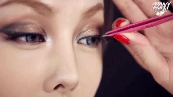 日本女生睫毛为什么长又翘,日系好用的睫毛增长液