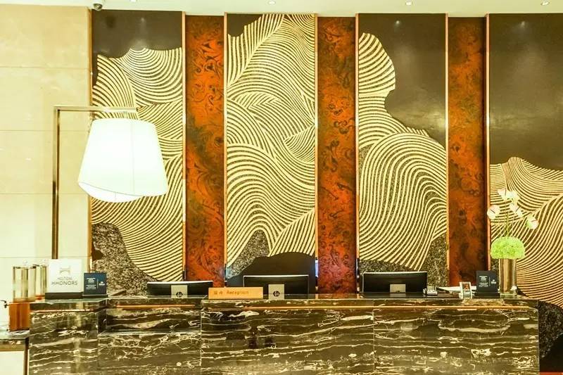 武汉世茂希尔顿酒店怎么去,武汉世茂希尔顿酒店攻略