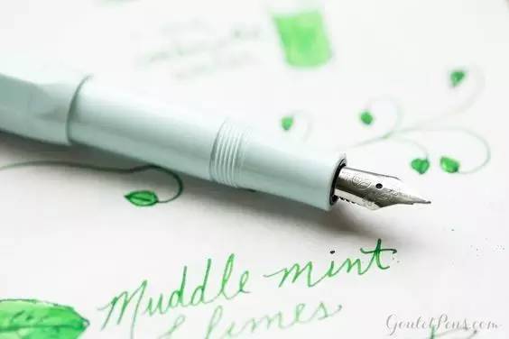 承认吧，开学只是你换新文具的借口而已