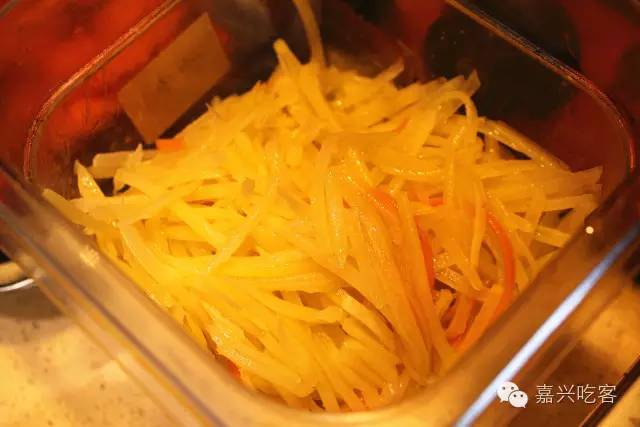 福利网红鸡蛋饼来江南摩尔啦!土豪版简约款自助随心配,你还坐得住?NO.405