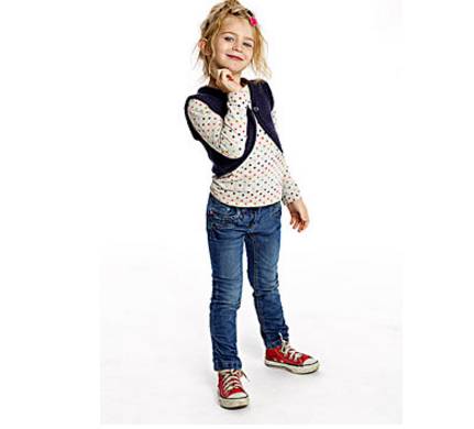 女孩被父母带去医院切除输卵管,被切除子宫卵巢案例