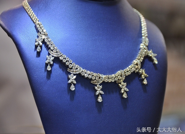 生日送项链的含义,送项链的意思和含义