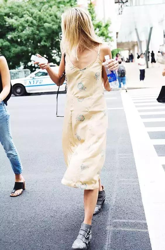 穿吊带背心的真实体验,穿吊带是不是就不需要穿内衣了