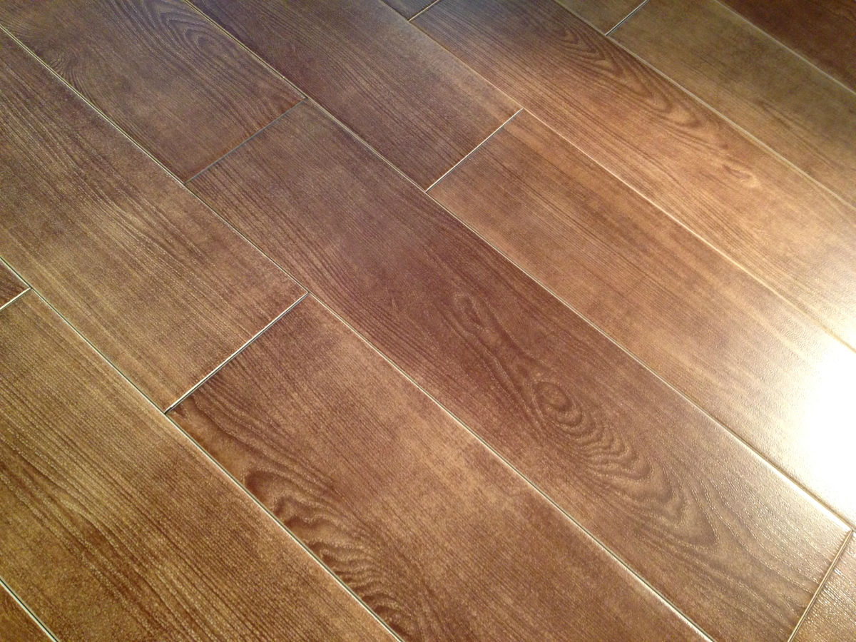 仿木纹地板瓷砖优缺点有哪些,仿木纹瓷砖和木纹瓷砖是一种吗