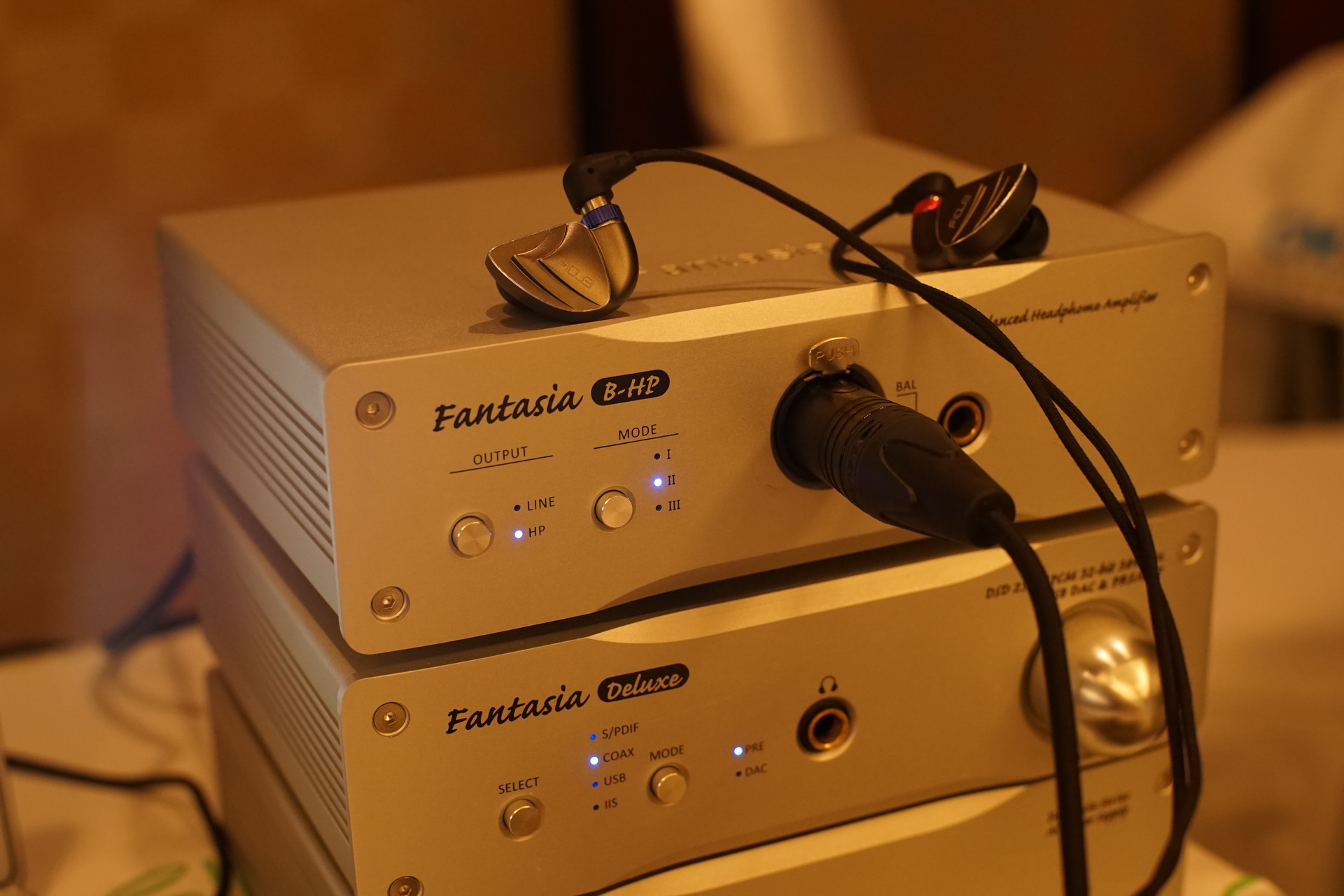 某IT垂直网站四度转手失败，只能开展会卖HIFI耳机器材了？