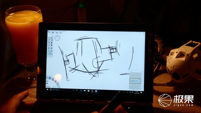 联想把30多年的笔记本键盘颠覆了,取消按键还能在上面画画