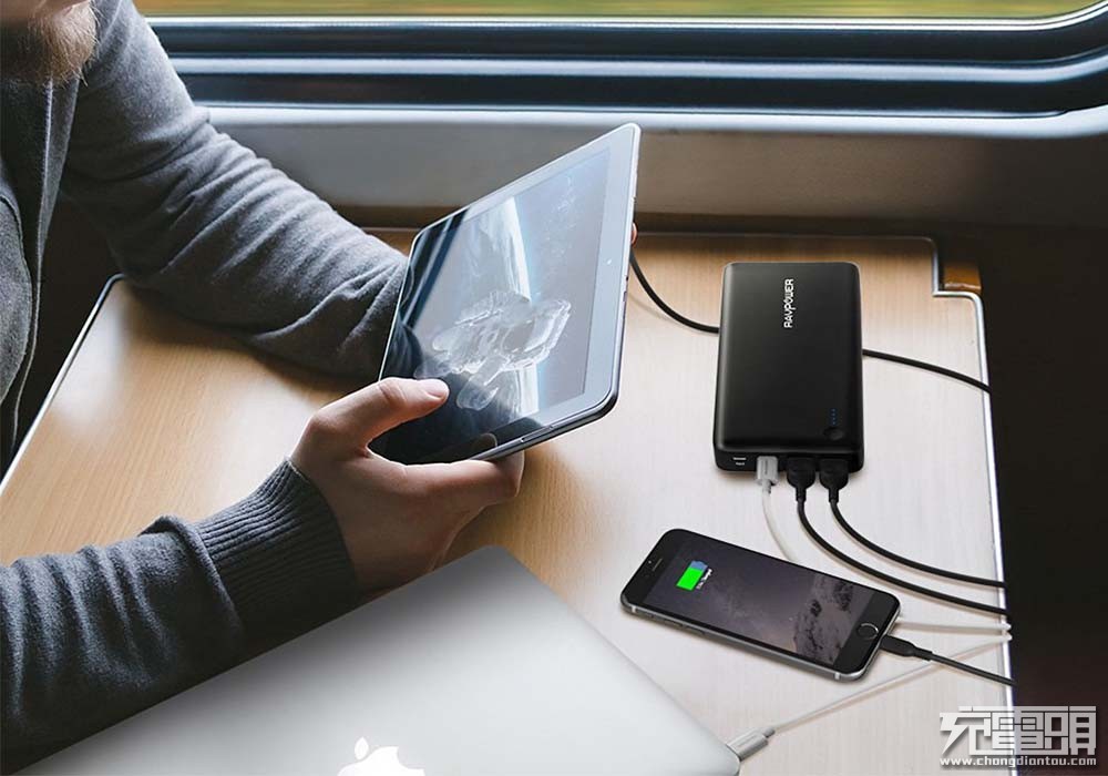 qc3.0快充与55w充电器对比,qc3快充充电宝