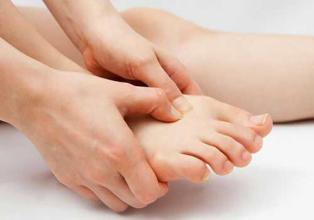 类风湿关节炎治愈率,类风湿关节炎女早期症状能治好吗