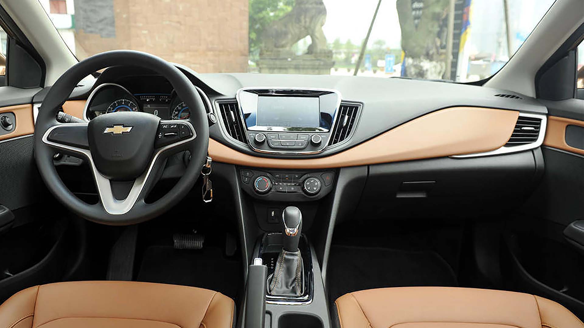 雪佛兰科沃兹2021款试驾1.0落地价,沉浸式体验雪佛兰科沃兹2019款