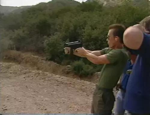 终结者武器完整版,终结者的武器图片大全