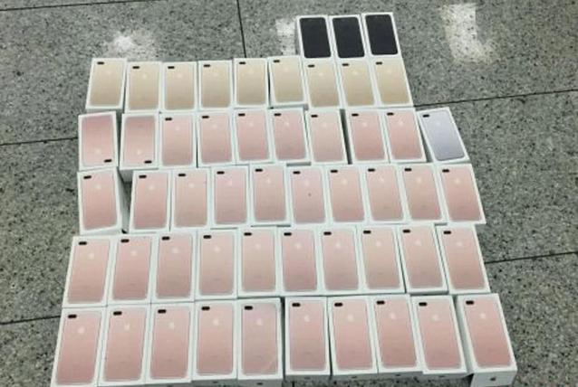 苹果iPhone7上市，但在这地方被缴获了400余台