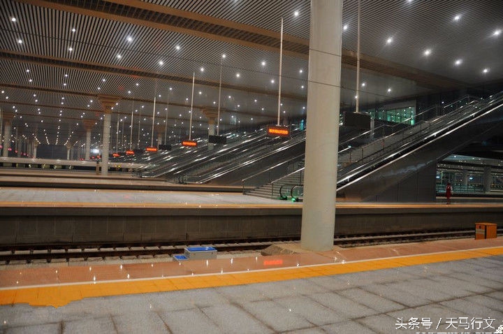 南京南站全亚洲最大的高铁站,亚洲第一大站南京南站图片