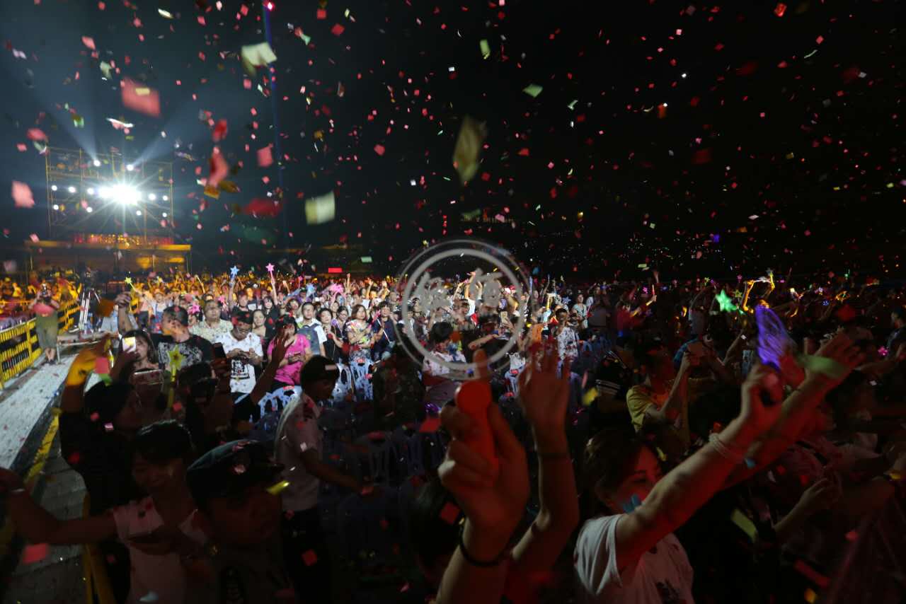 信、吴克羣、伍佰十余组艺人齐聚厦门共同唱响奇迹之夜