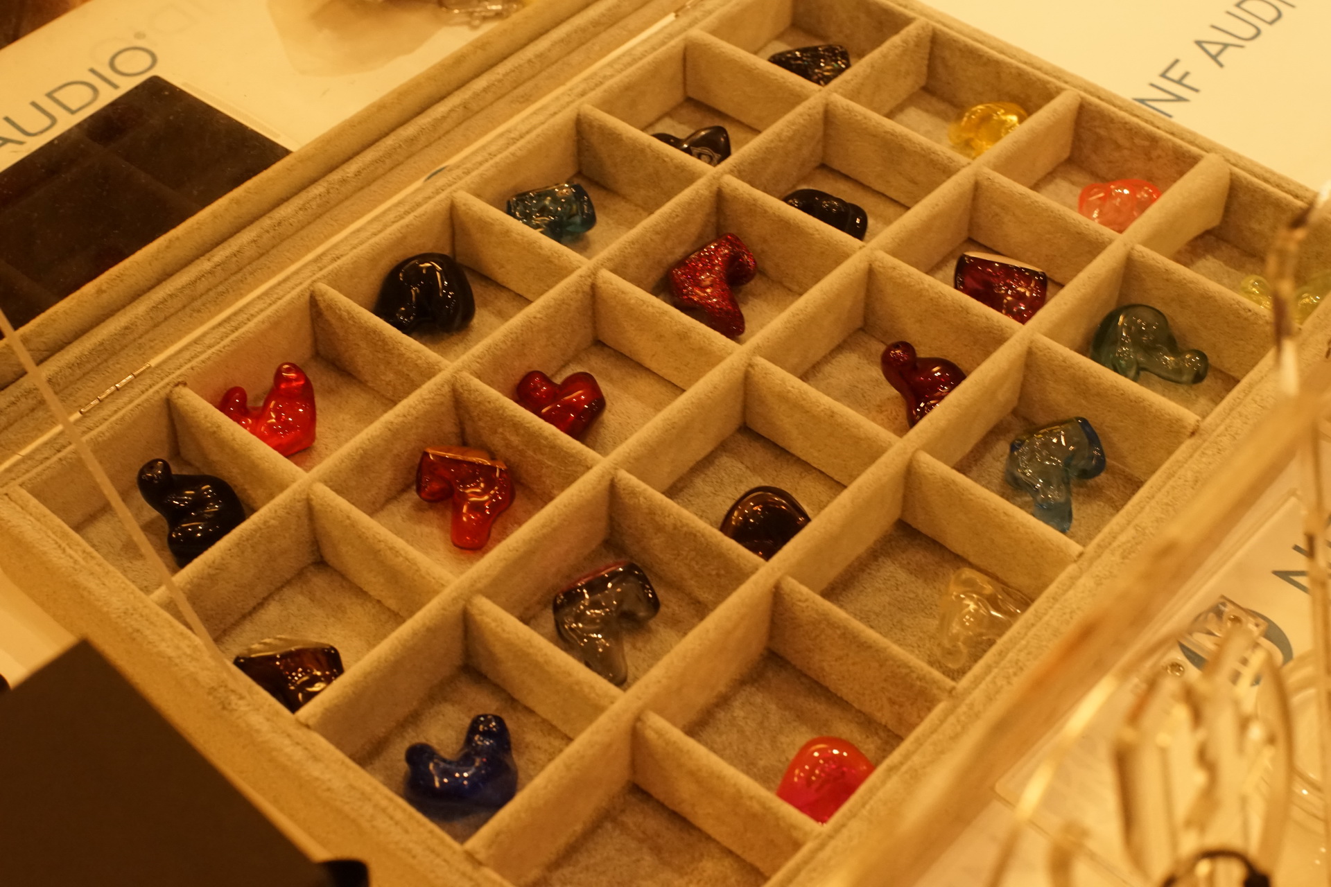 某IT垂直网站四度转手失败，只能开展会卖HIFI耳机器材了？