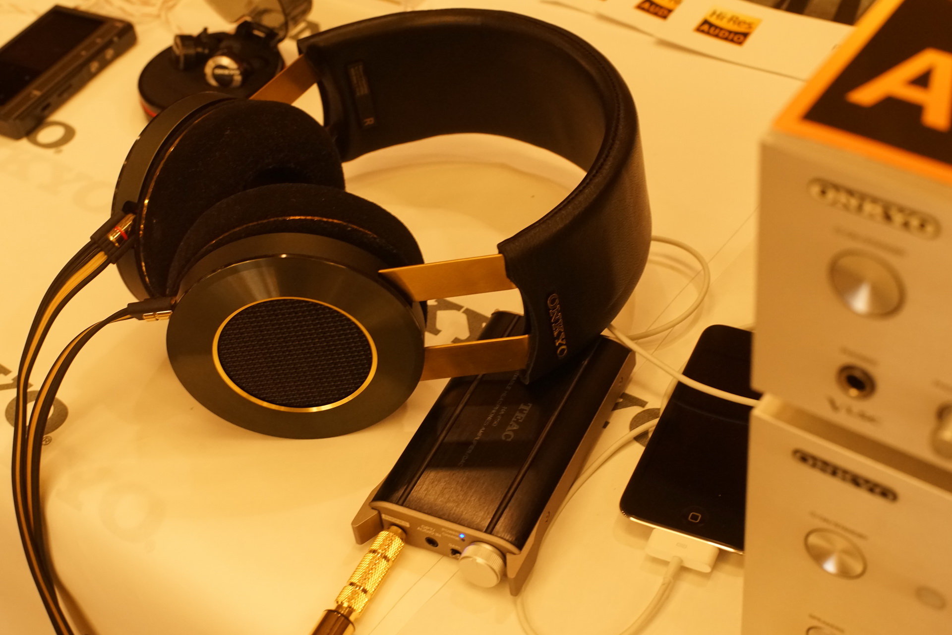 某IT垂直网站四度转手失败，只能开展会卖HIFI耳机器材了？