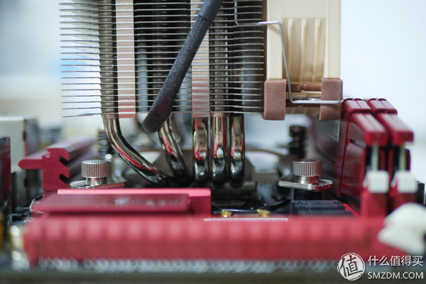 猫头鹰u9s散热器,猫头鹰散热器u9s能压14600k吗