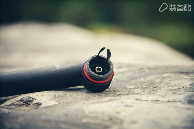 如何成为户外有范儿的男人，特工*棍甩**使用测评