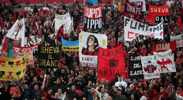 欧洲球迷看台震撼原声,死忠球迷看台有什么不一样