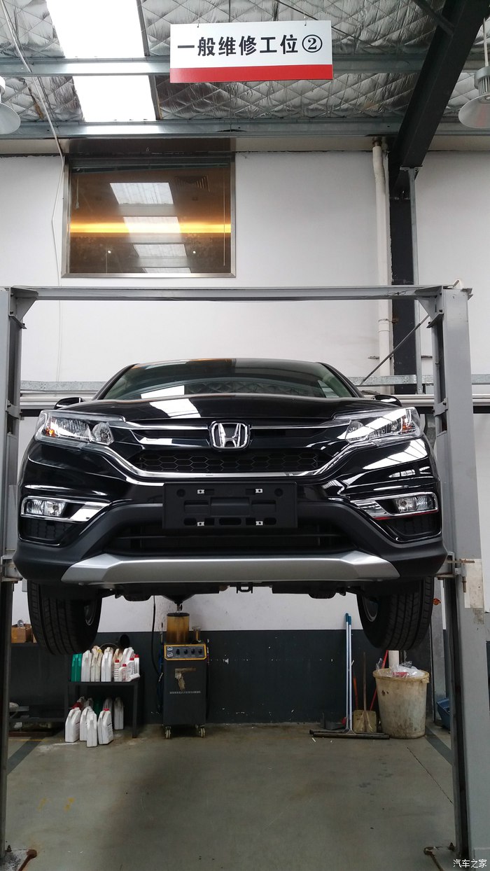 本田crv2016经典款详细配置图表,16年本田crv2.0两驱还值得买吗